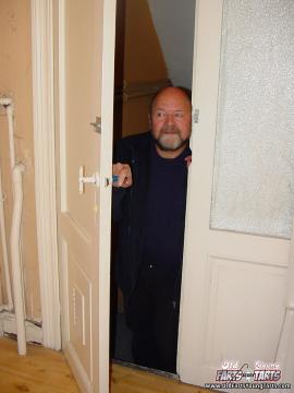 Помада не на тех губах или наказание для Алисы фото